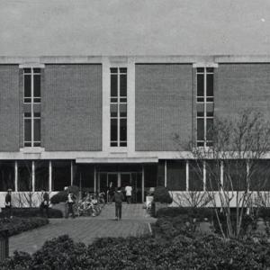 Original front facade of Swem Library from the 1960s